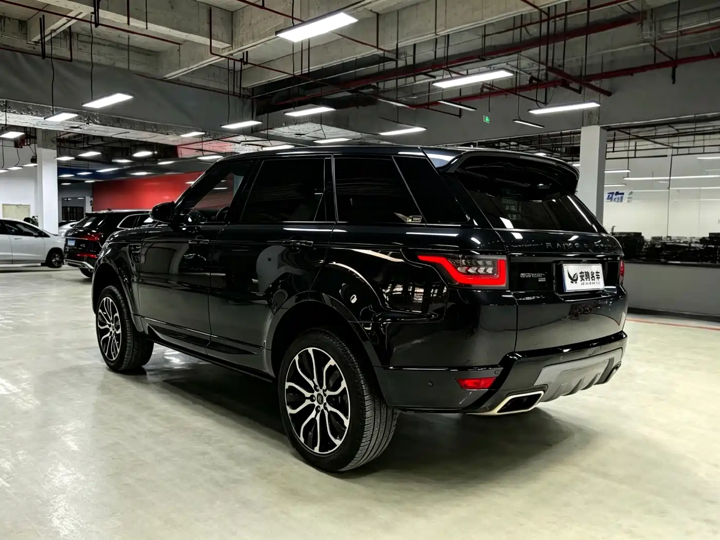 Land Rover Range Rover Sport 2022 3.0 L6 Gloss Black Edition фото 5