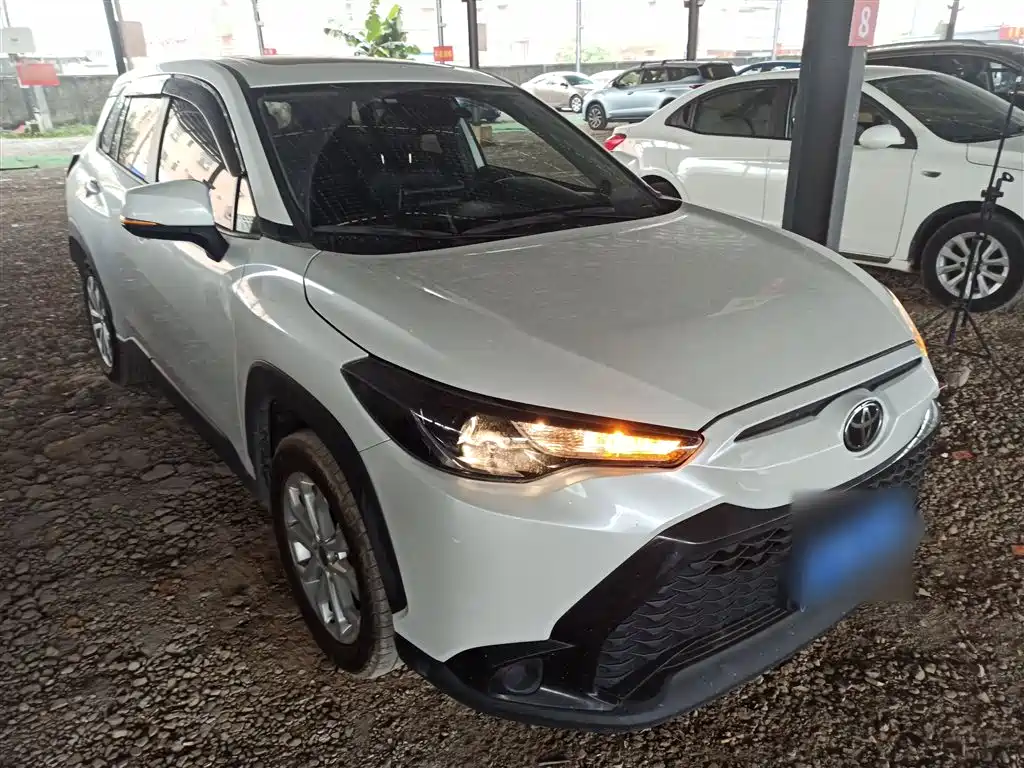 Toyota Frontlander 2022 2.0L CVT Leading Edition фото 22