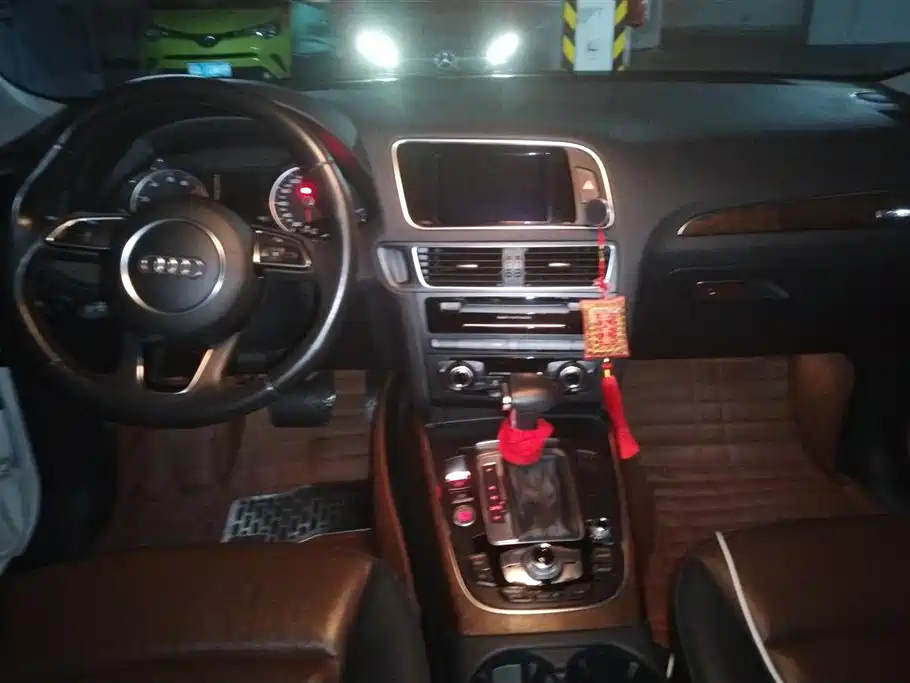 Audi Q5 2016 40 TFSI Comfort Model фото 12