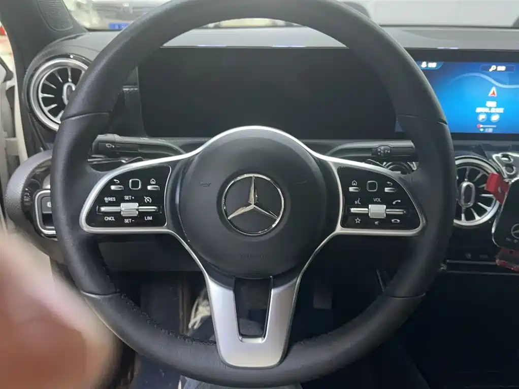 Mercedes-Benz A-Class 2022 Facelift A 200 L Sport Sedan Dynamic фото 5