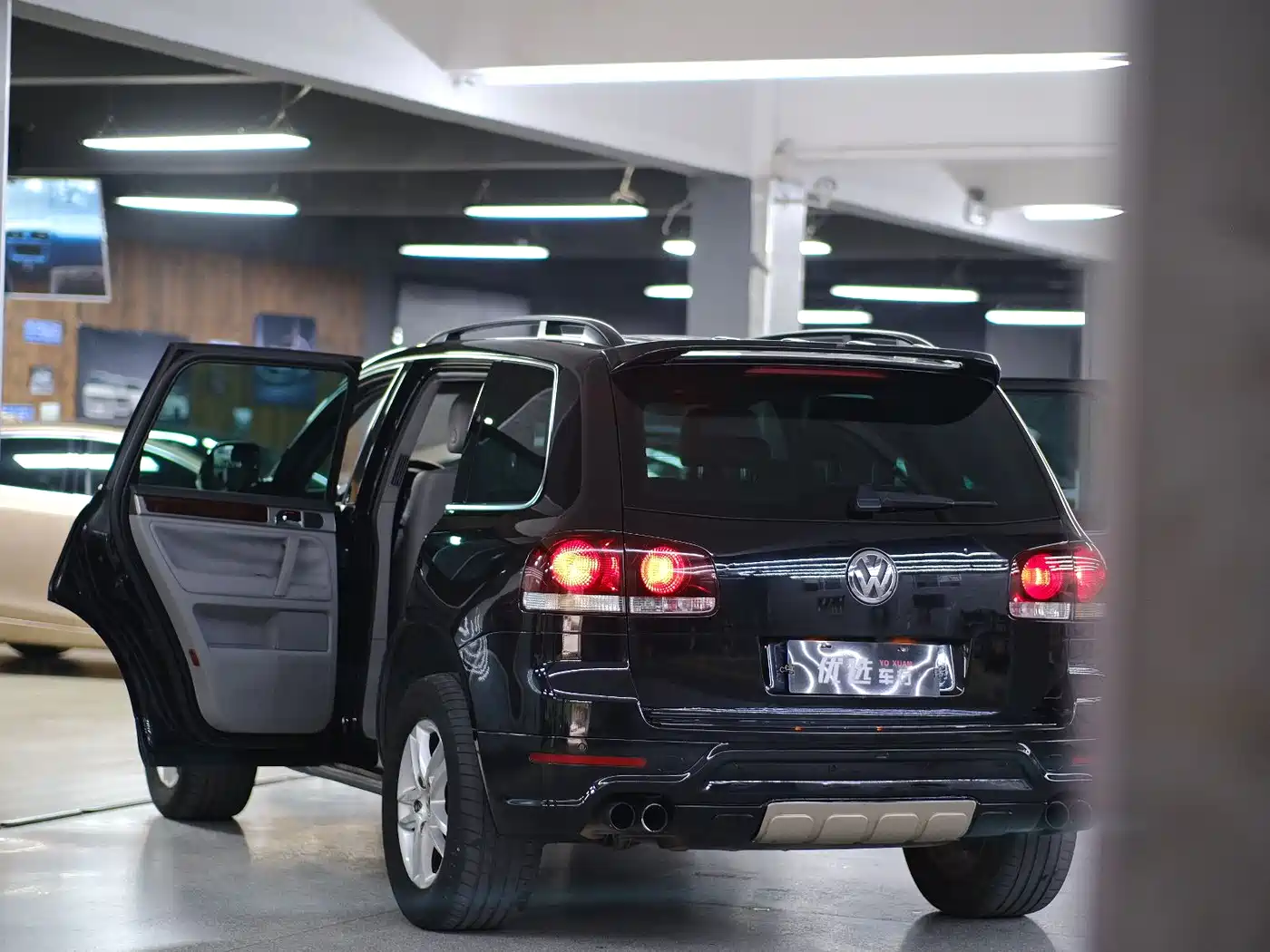 Volkswagen Touareg 2007 3.6L Luxury фото 2