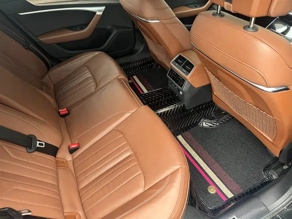 Audi A6L 2023 45 TFSI Premium Selection Dynamic фото 12
