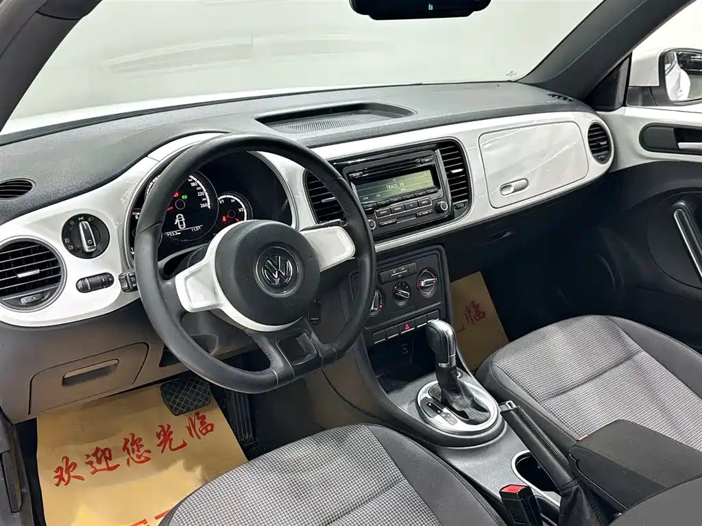 Volkswagen Beetle 2015 180TSI фото 11