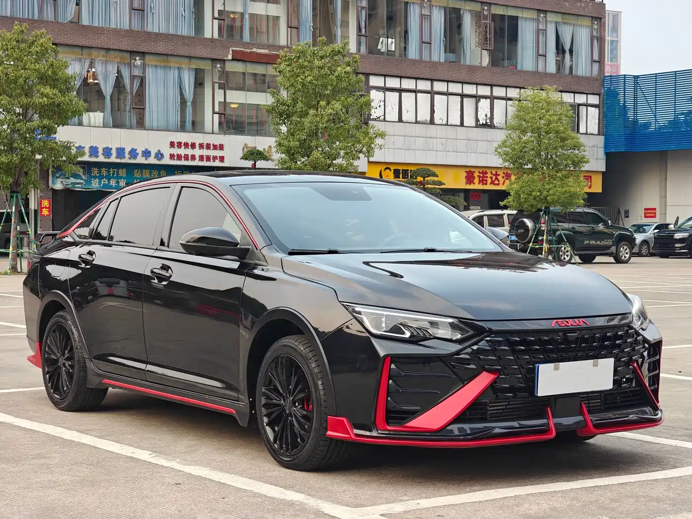 DONGFENG FENGSHEN YI HYUN MAX