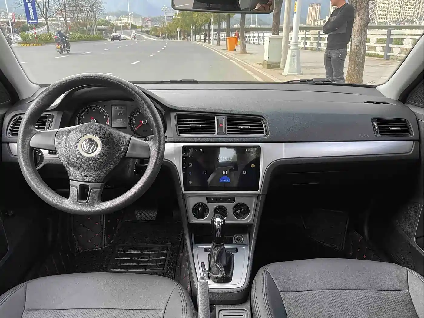 Volkswagen Lavida 2013 Facelift Classic 1.6L Automatic Trend фото 7