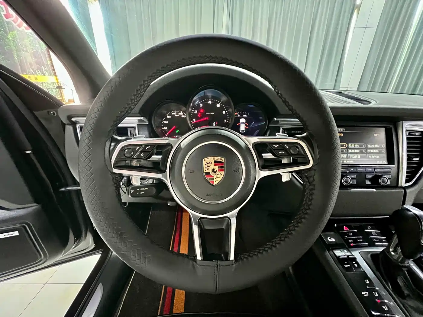 Porsche Macan 2016 Macan 2.0T фото 11