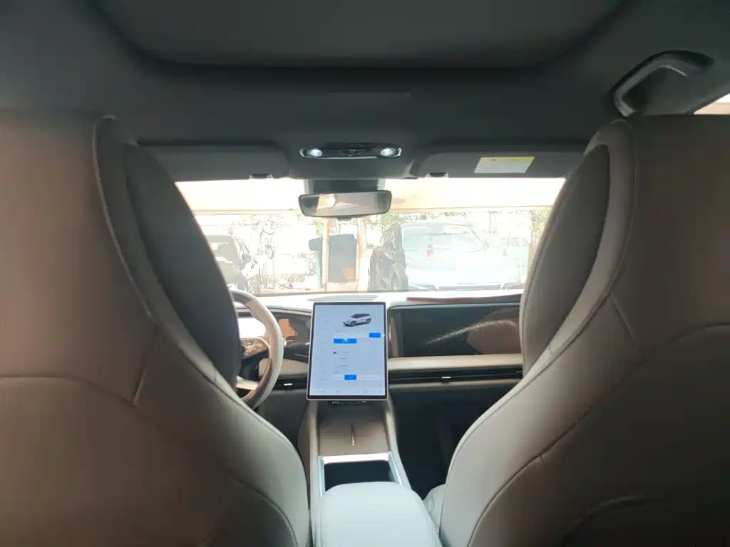 Geely Galaxy Galaxy L7 2025 Model EM-i 115km Long Range Edition фото 18