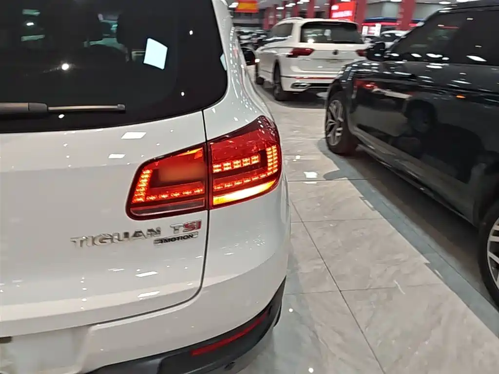 Volkswagen Tiguan 2015 1.8TSI Automatic 4WD Comfortline фото 8