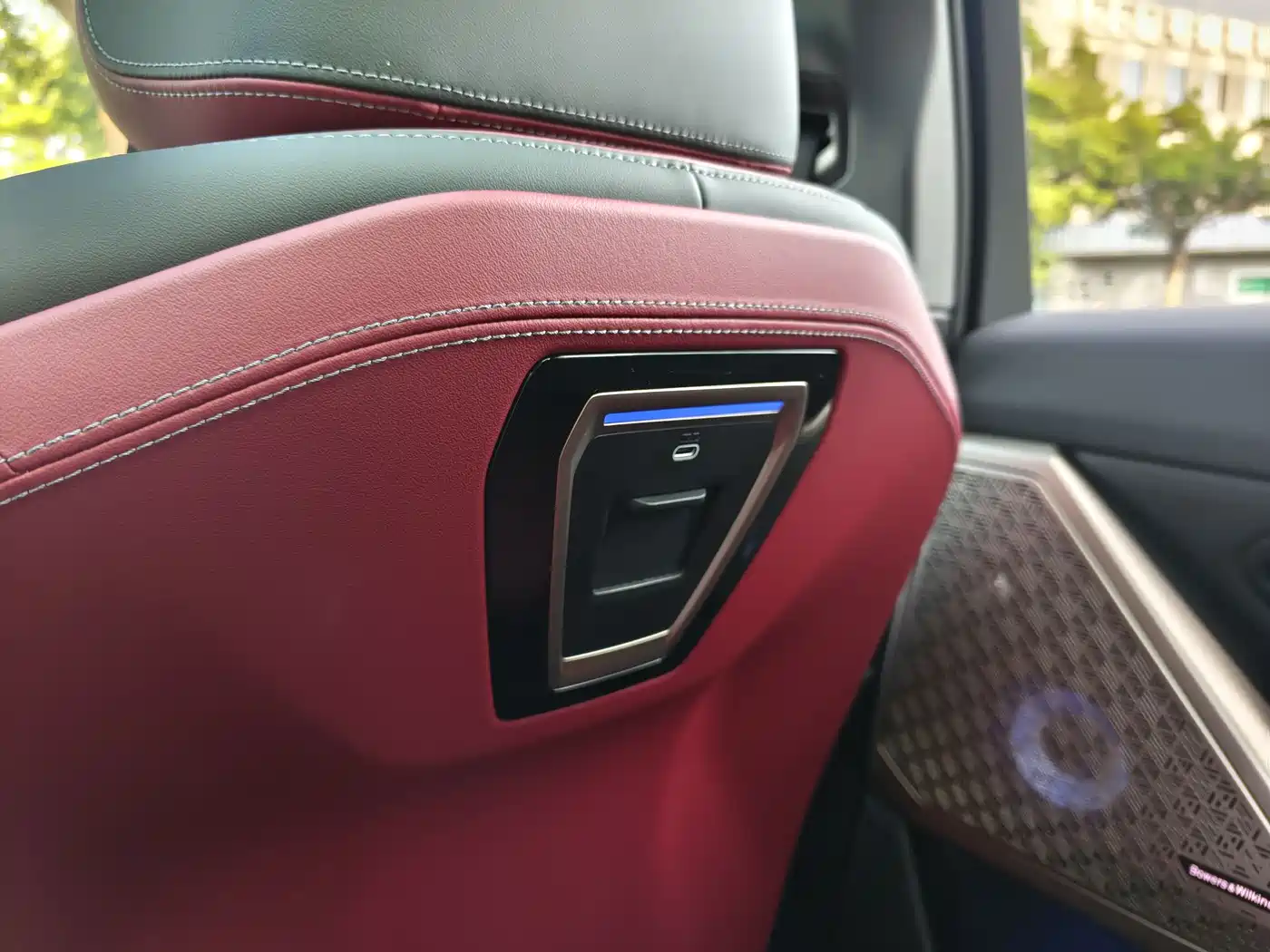 BMW 5 Series 2025 530Li Premium Luxury Package фото 19
