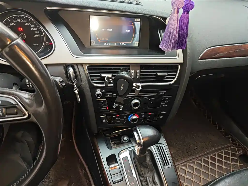 Audi A4L 2013 35 TFSI Automatic Comfort фото 6