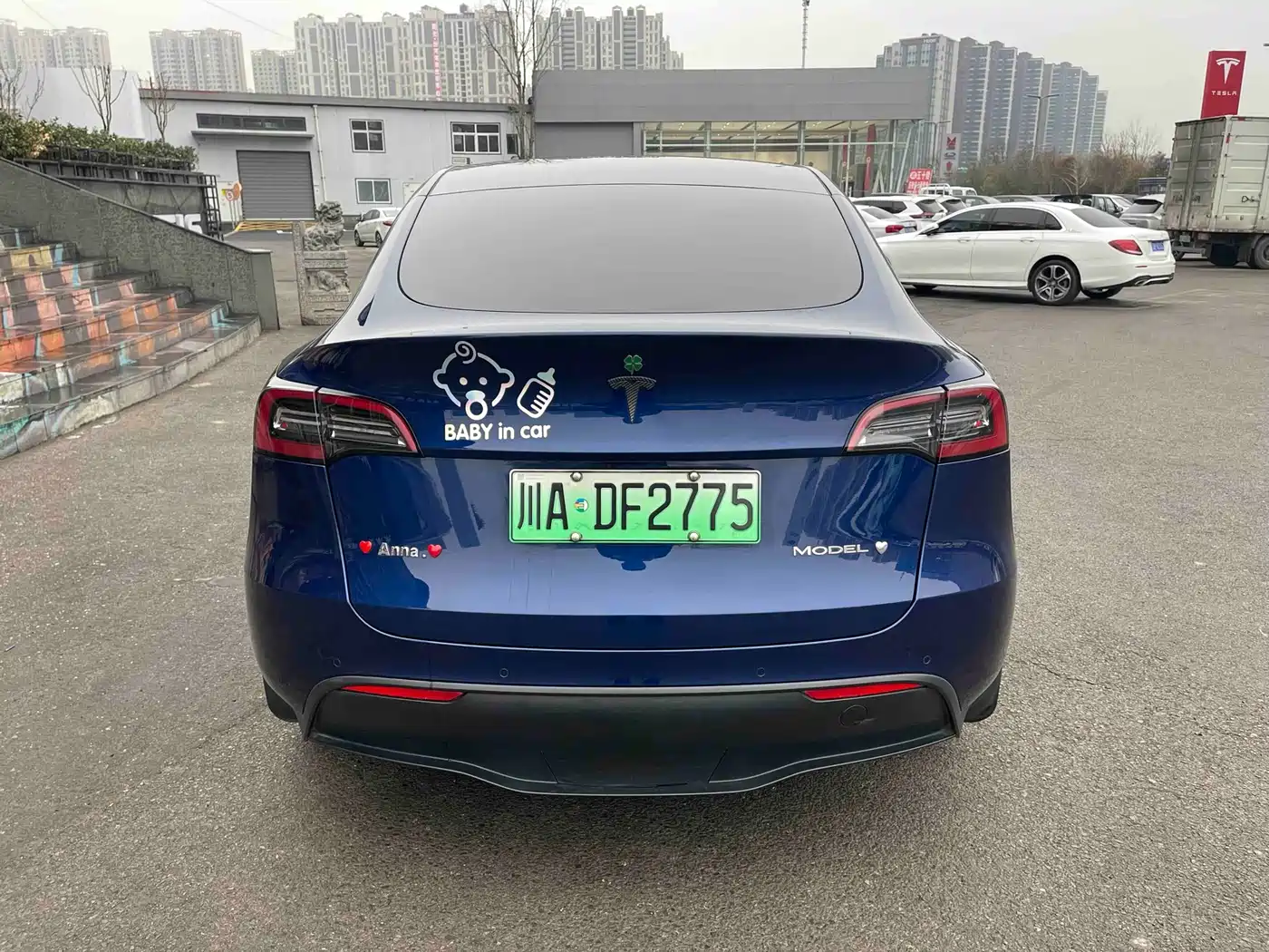 TESLA MODEL Y