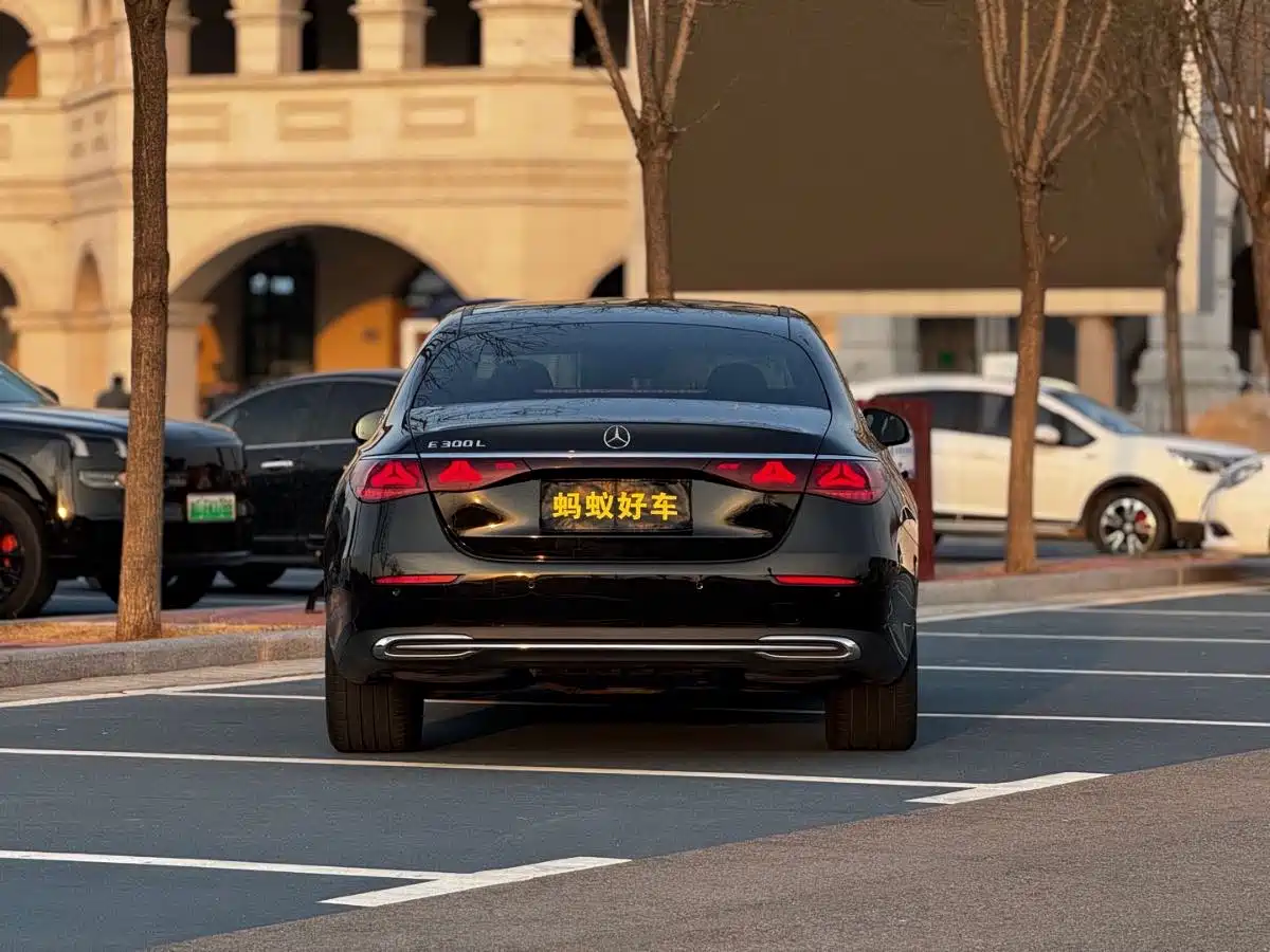 MERCEDES-BENZ E CLASS