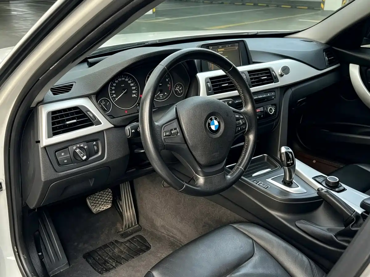 BMW 3 Series 2013 320i Fashion фото 5