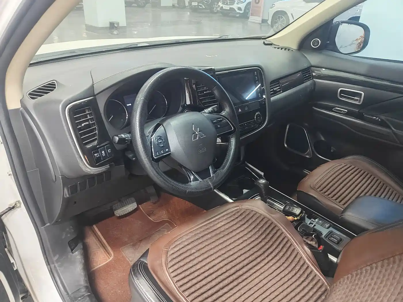 Mitsubishi Outlander 2019 2.0L 2WD Enjoy 5-Seater China VI фото 5