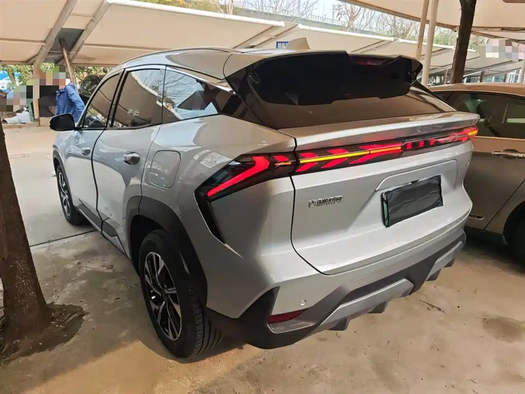 Geely Galaxy Galaxy L7 2025 Model EM-i 115km Long Range Edition фото 5