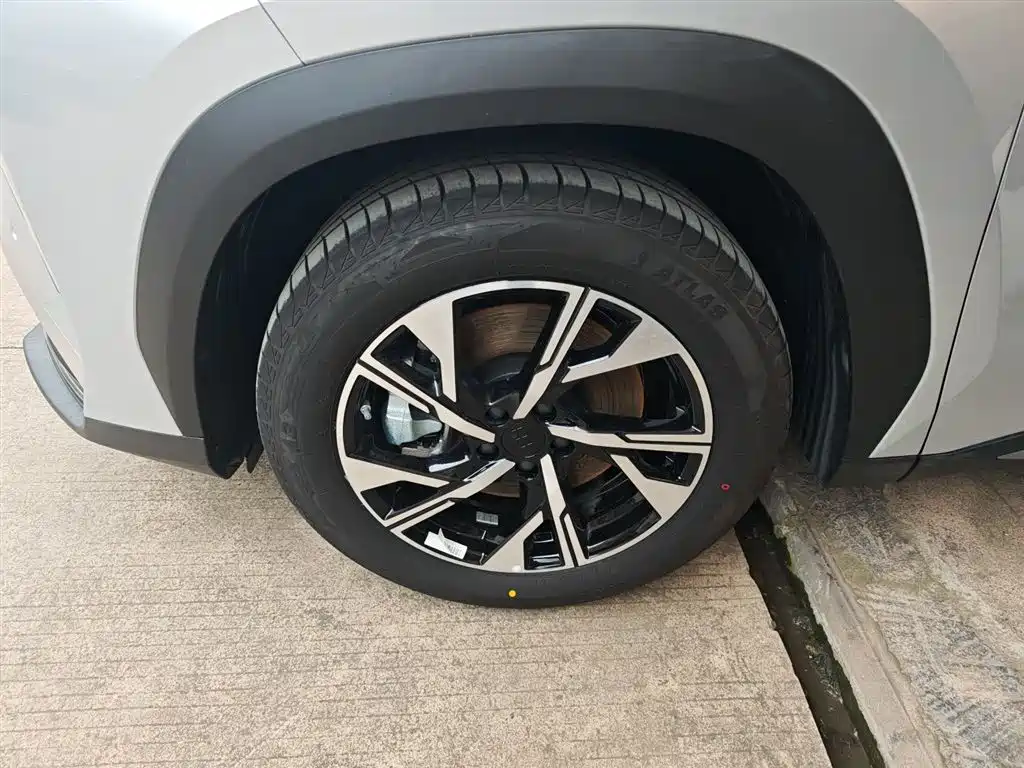 Geely Galaxy Galaxy L7 2025 Model EM-i 115km Long Range Edition фото 23