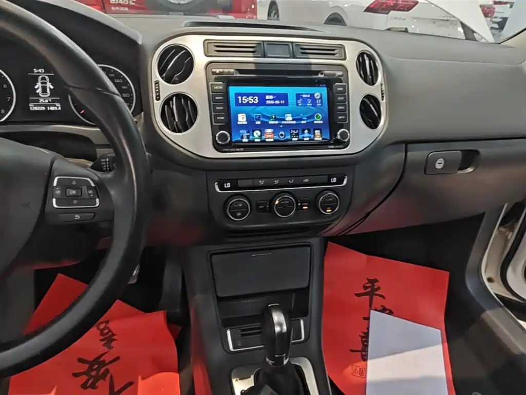 Volkswagen Tiguan 2015 1.8TSI Automatic 4WD Comfortline фото 13
