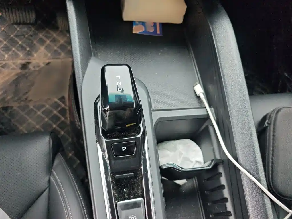 Фото 7 - Geely Binrui