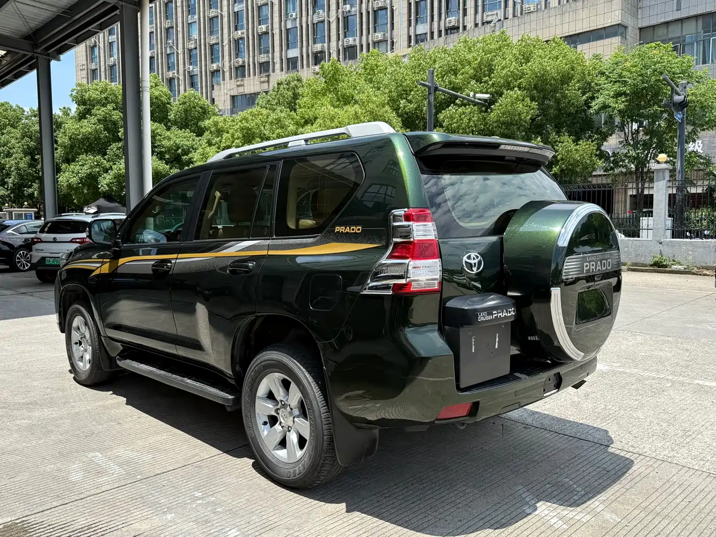 Toyota Prado (Import) 2014 2.7L Automatic Luxury фото 8