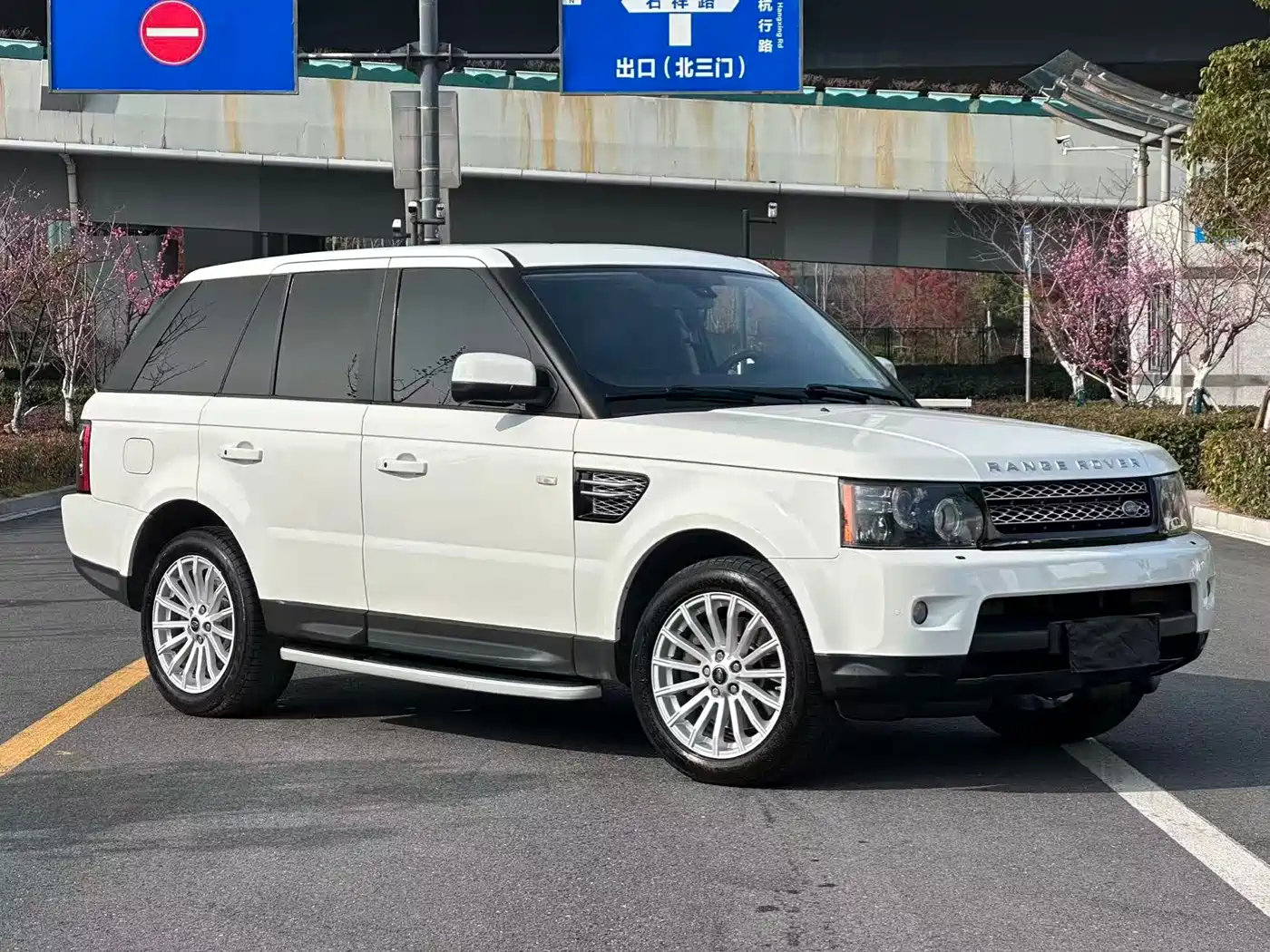 Land Rover Range Rover Sport 2013 3.0 TDV6 Black Label Limited Edition фото 3