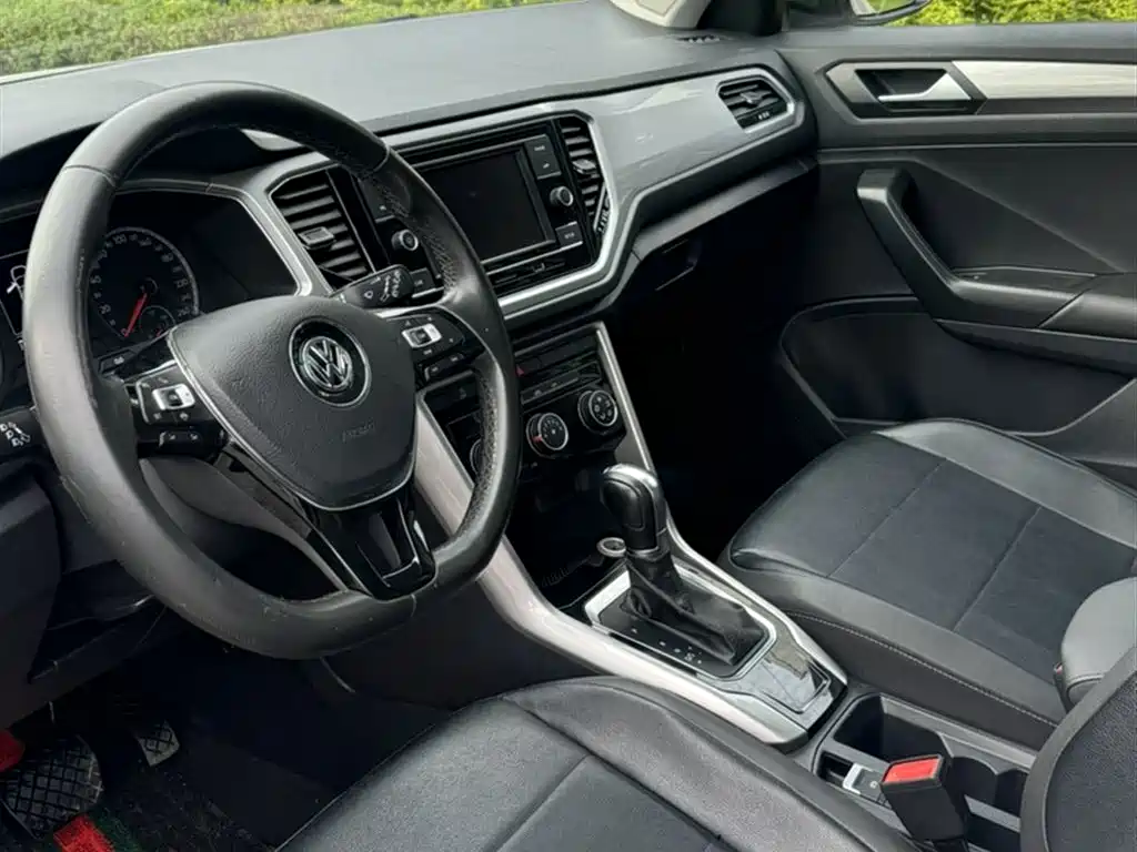 Volkswagen T-ROC 2020 230TSI DSG 2WD Progressive фото 18
