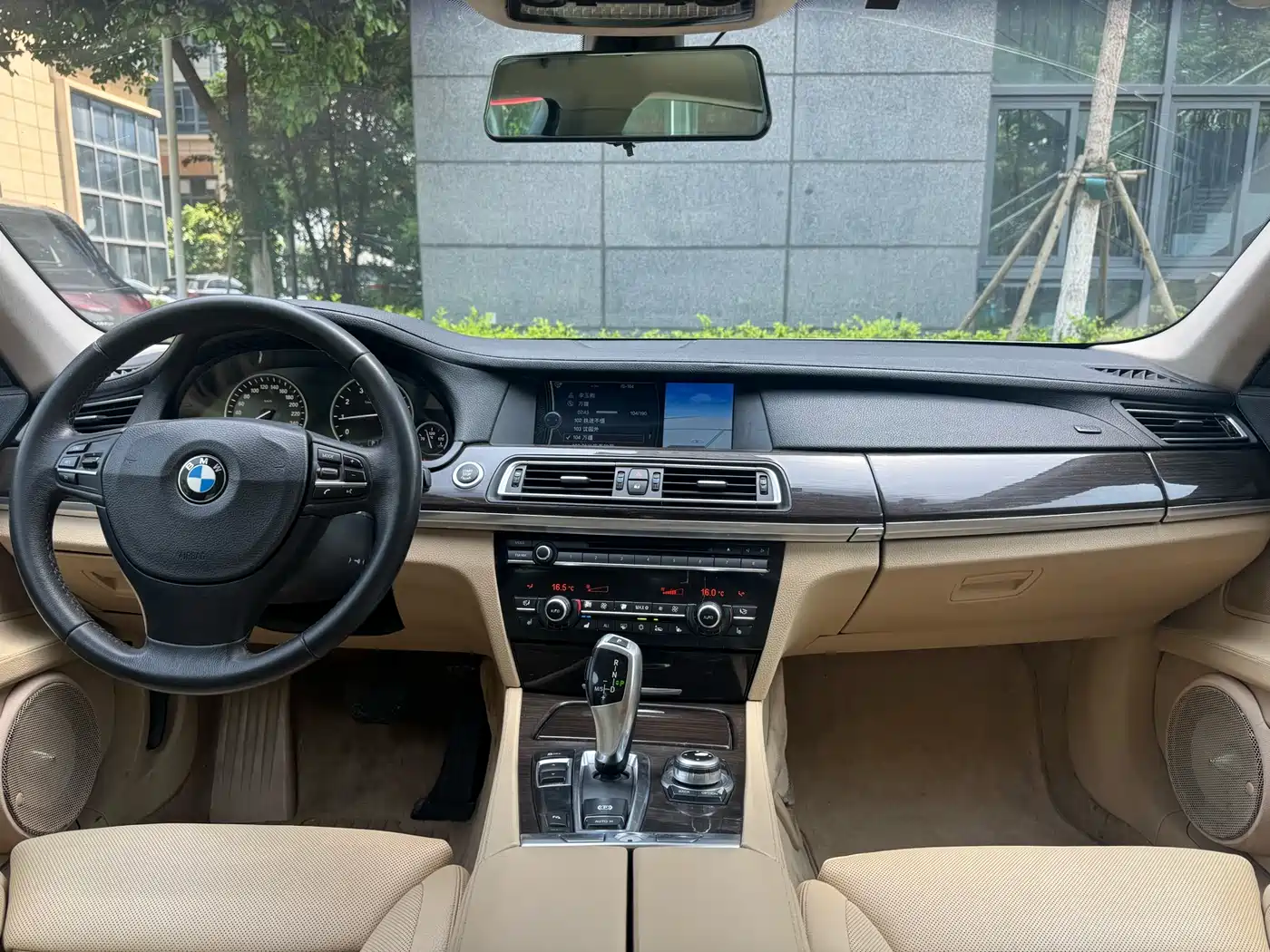 BMW 7 Series 2009 730Li Luxury фото 16