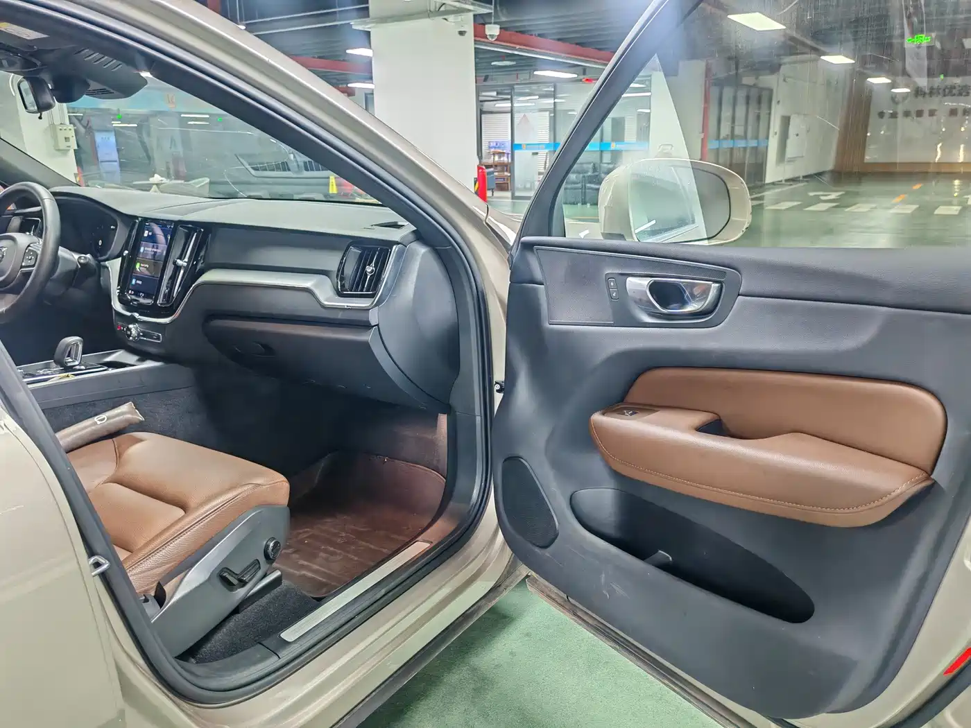 Photo 34 - Volvo XC60