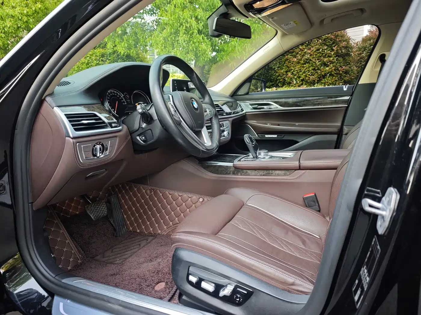 BMW 7 Series 2018 740Li Leading Type Excellence Package фото 6