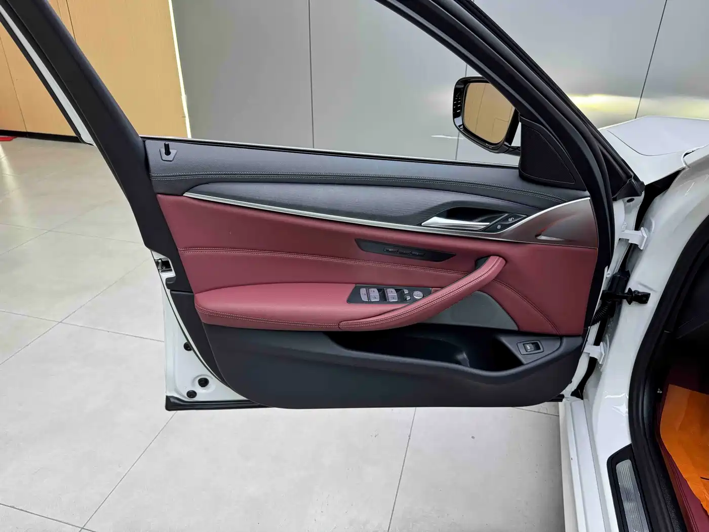 BMW 5 Series 2023 530Li xDrive M Sport Package фото 6