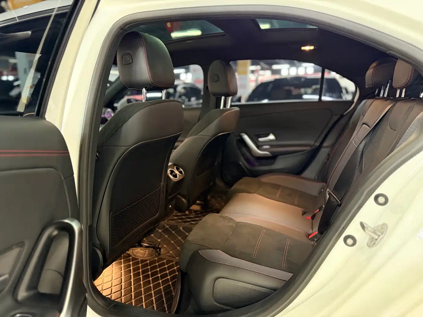 Mercedes-Benz A-Class 2023 A 200 L Fashion фото 9