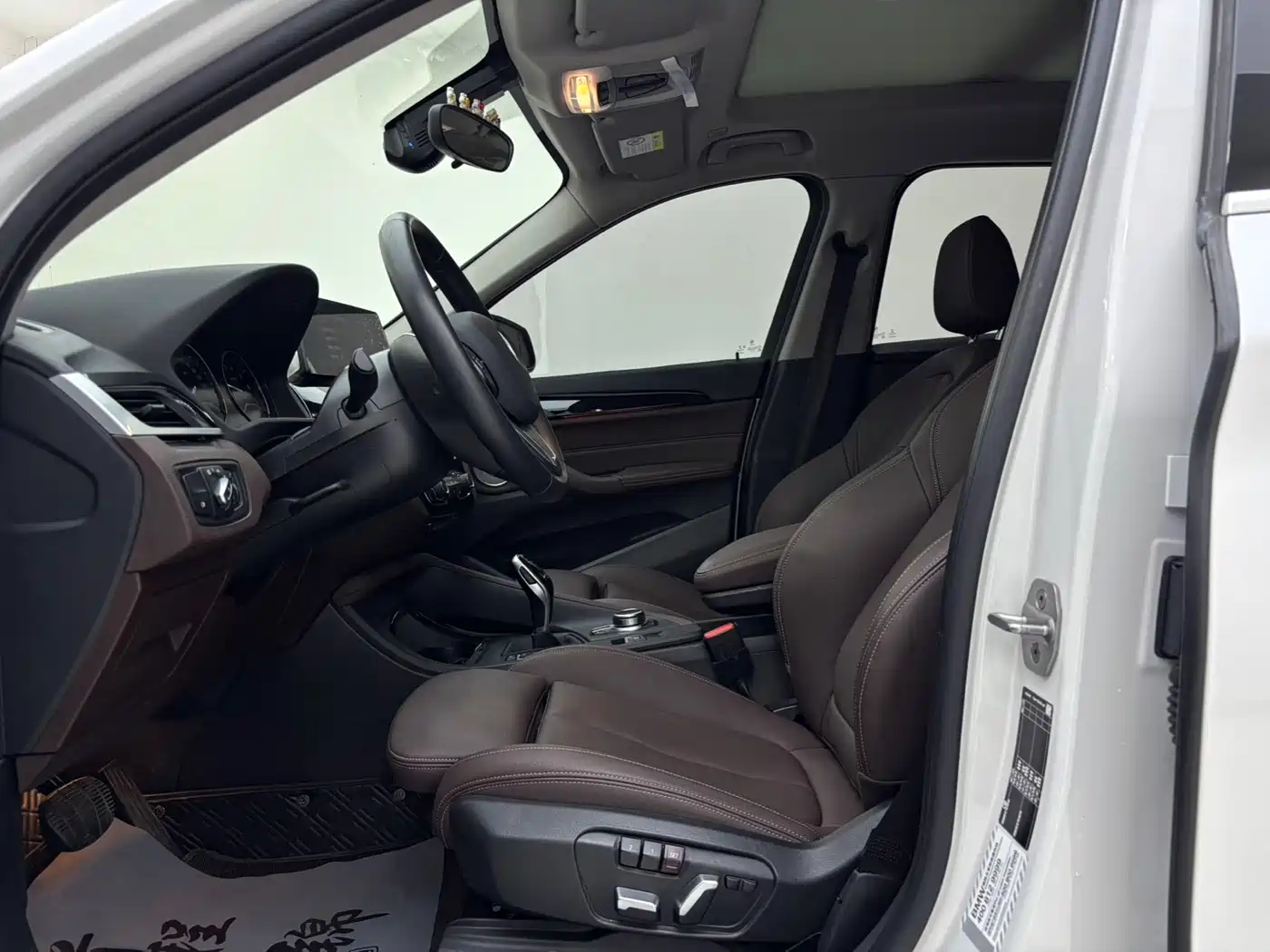 BMW X1 2022 sDrive20Li Fashion фото 4