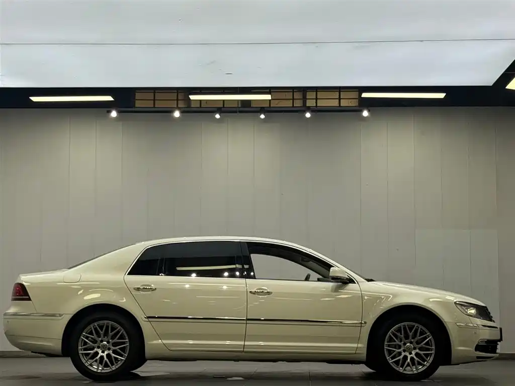 Volkswagen Phaeton 2012 3.0L Executive фото 12
