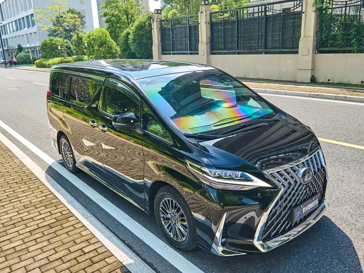 Toyota Vellfire 2021 Crown Hybrid 2.5L HV Premium Edition фото 10