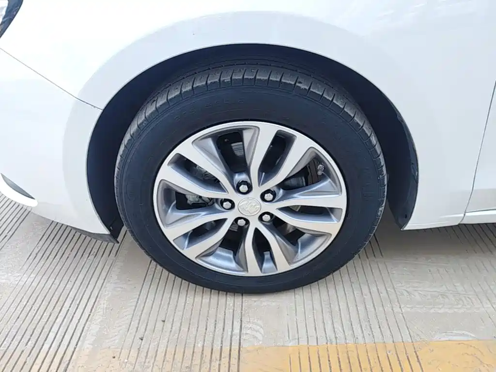 Фото 23 - Buick Excelle
