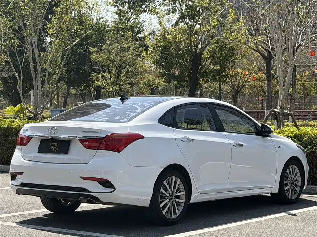 Hyundai Mistra 2019 1.8L Automatic DLX Premium China VI фото 6