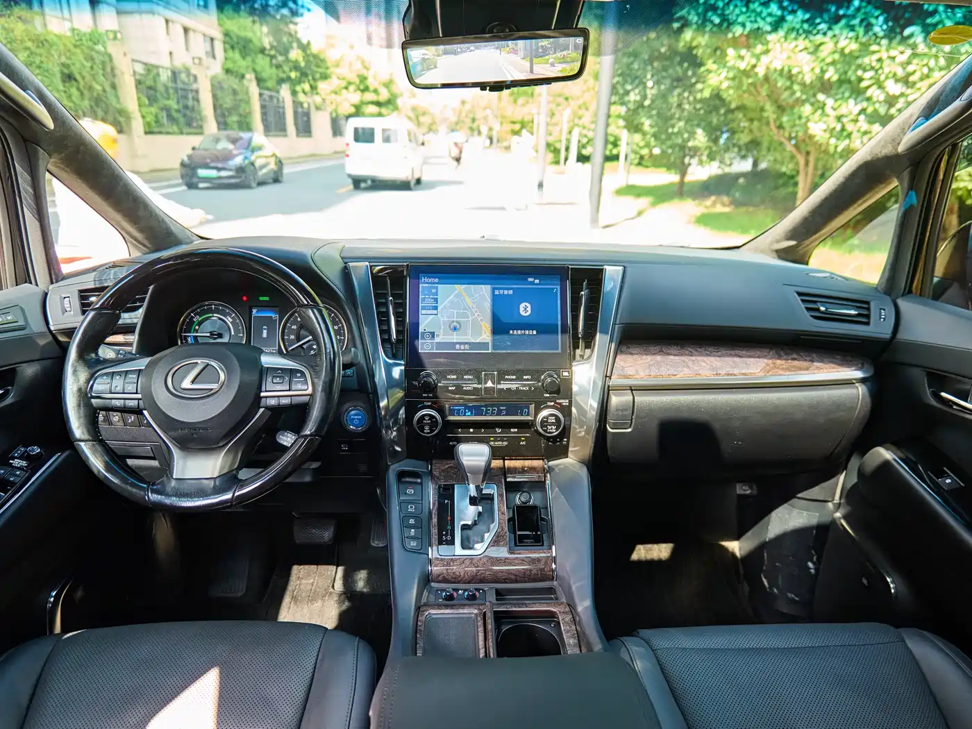 Toyota Vellfire 2021 Crown Hybrid 2.5L HV Premium Edition фото 12