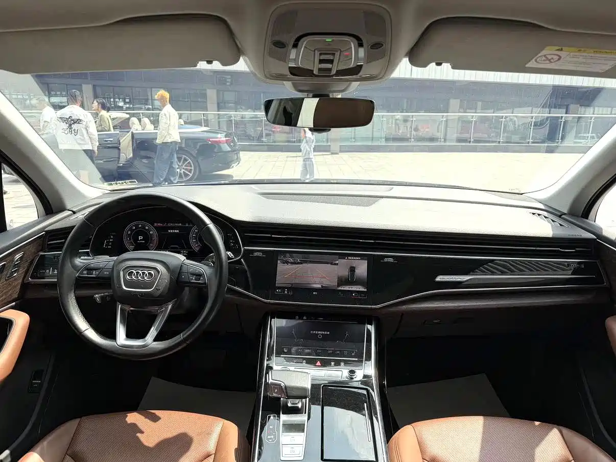 Фото 6 - Audi Q7