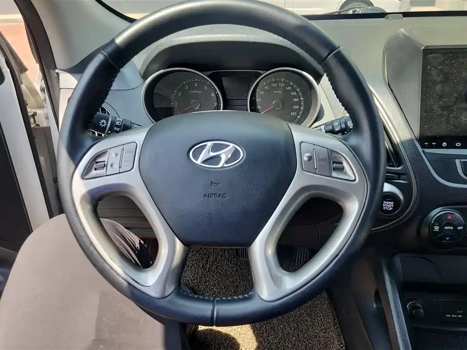 Hyundai Beijing Hyundai ix35 2013 2.0L Auto 2WD Smart GLS China IV фото 15