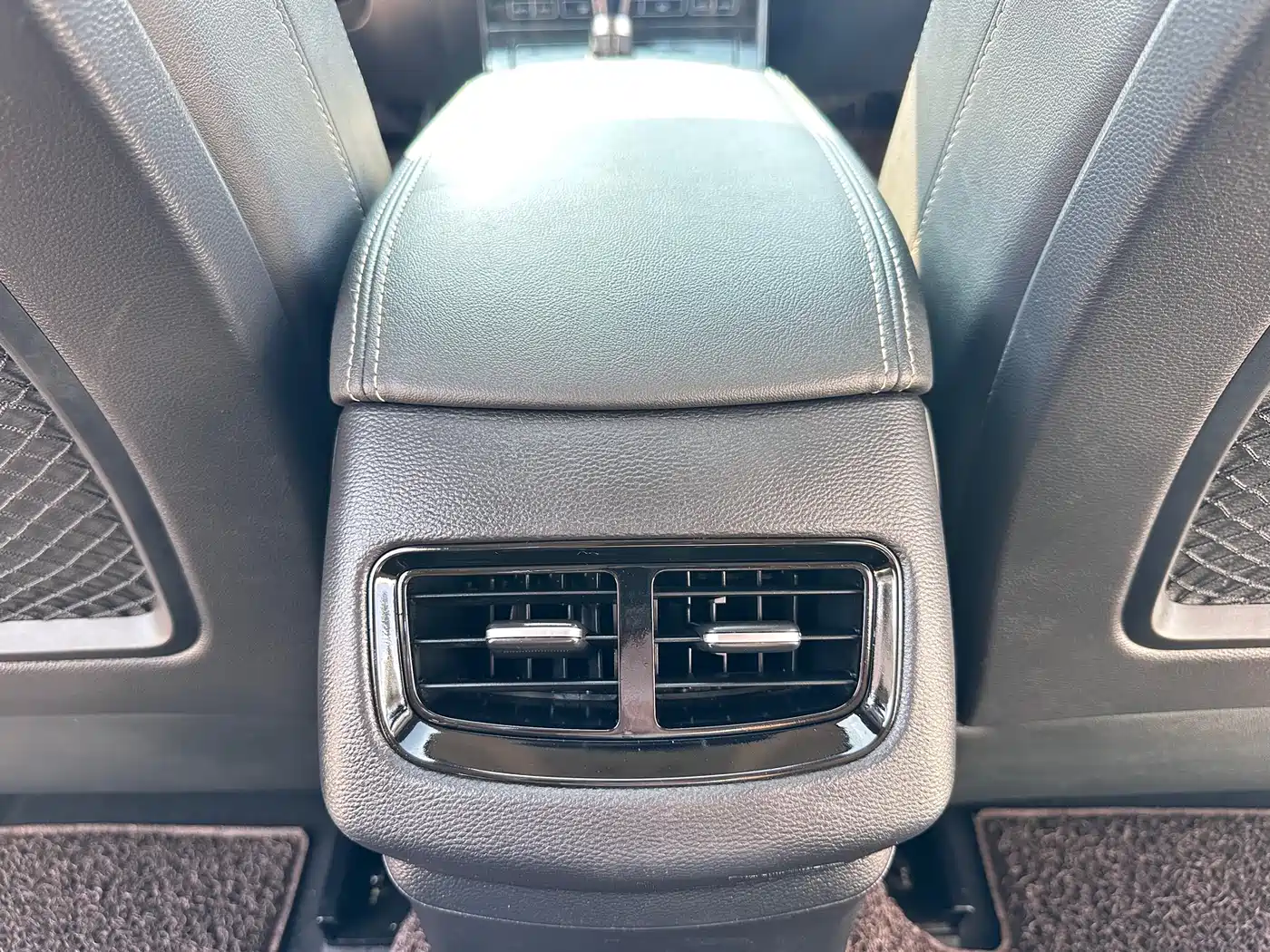 Hongqi H5 2019 30TD Style Edition фото 12
