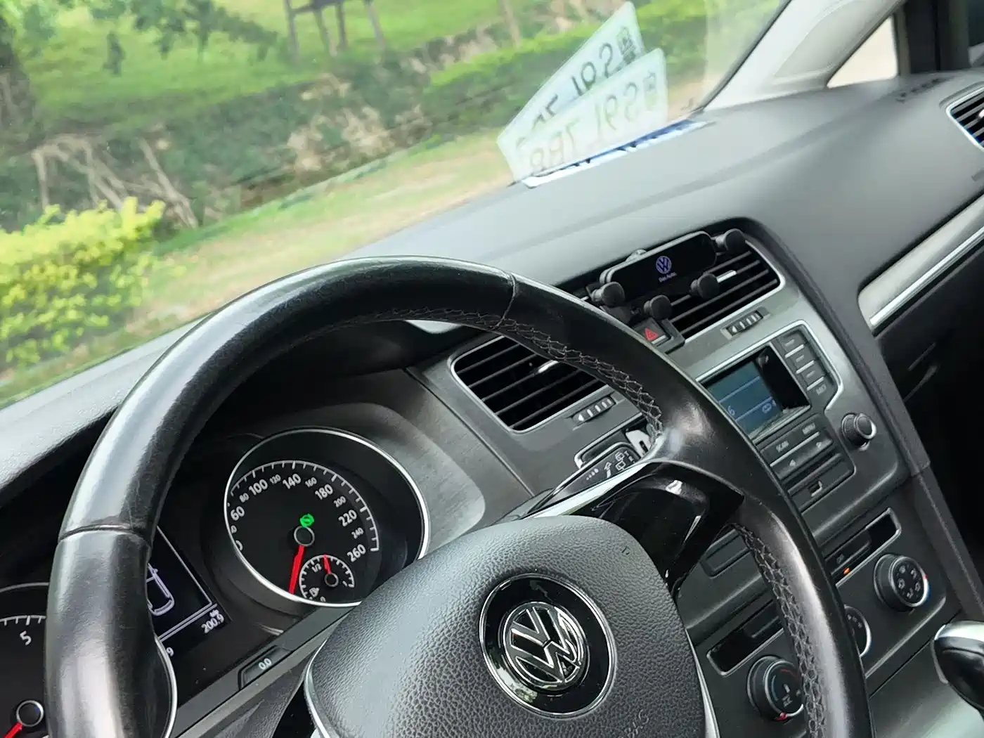 Volkswagen Golf 2014 1.6L Automatic Fashion Edition фото 29