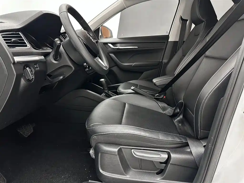 Škoda Kamiq 2021 1.5L Auto Comfort Edition фото 11