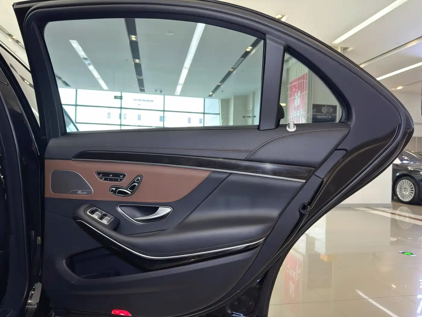 Mercedes-Benz S-Class 2020 S 450 L 4MATIC Collector's Version фото 17