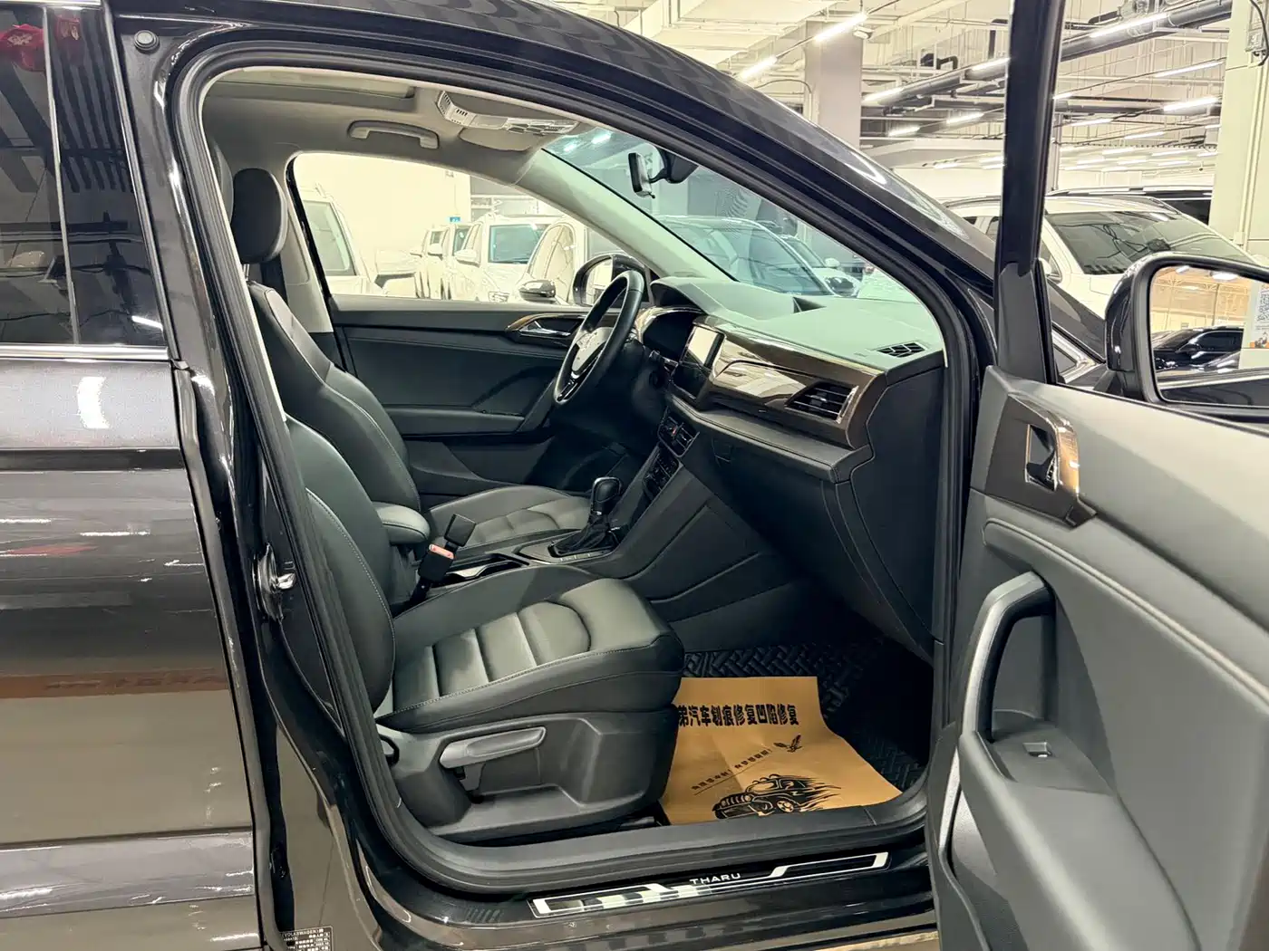 Volkswagen Tharu 2022 280TSI FWD Luxury Edition фото 13