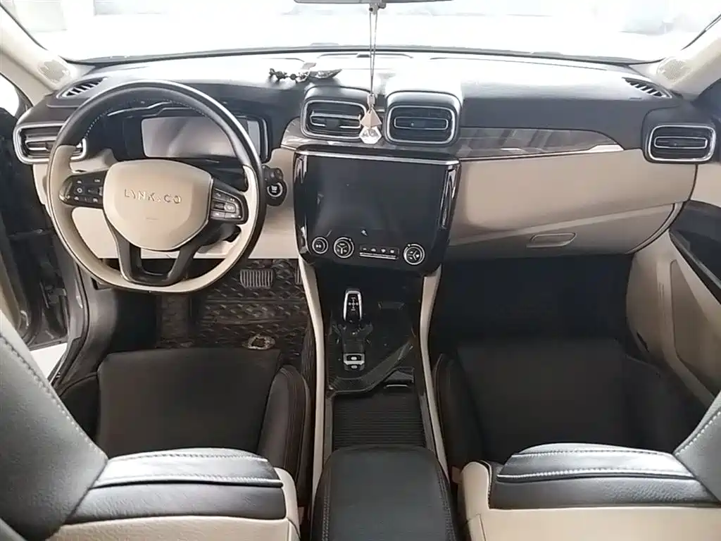 Lynk & Co 02 2018 1.5T DCT 2WD Shine Edition China V фото 10