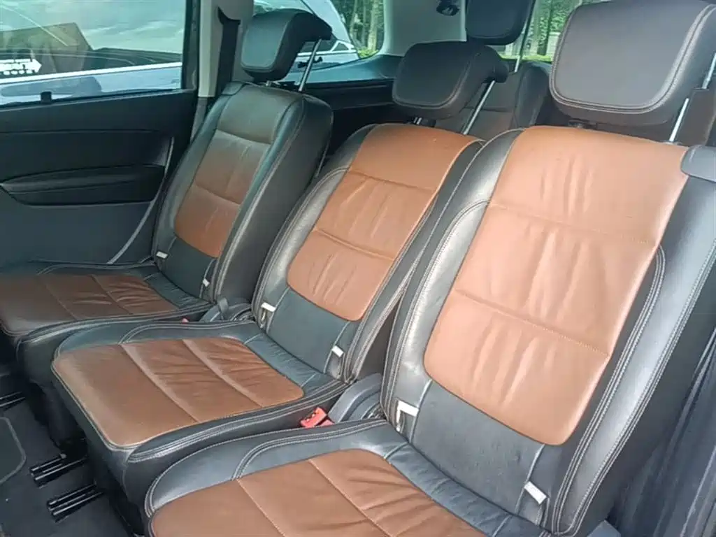 Volkswagen Sharan 2014 2.0TSI Comfort фото 17