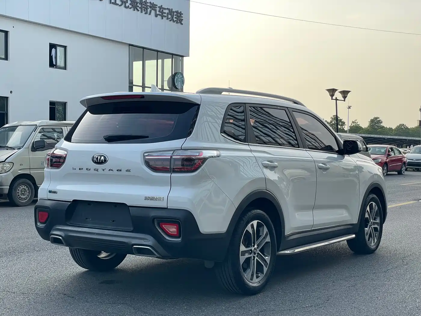 Kia Sportage 2019 2.0L Automatic Smart Luxury Edition фото 17
