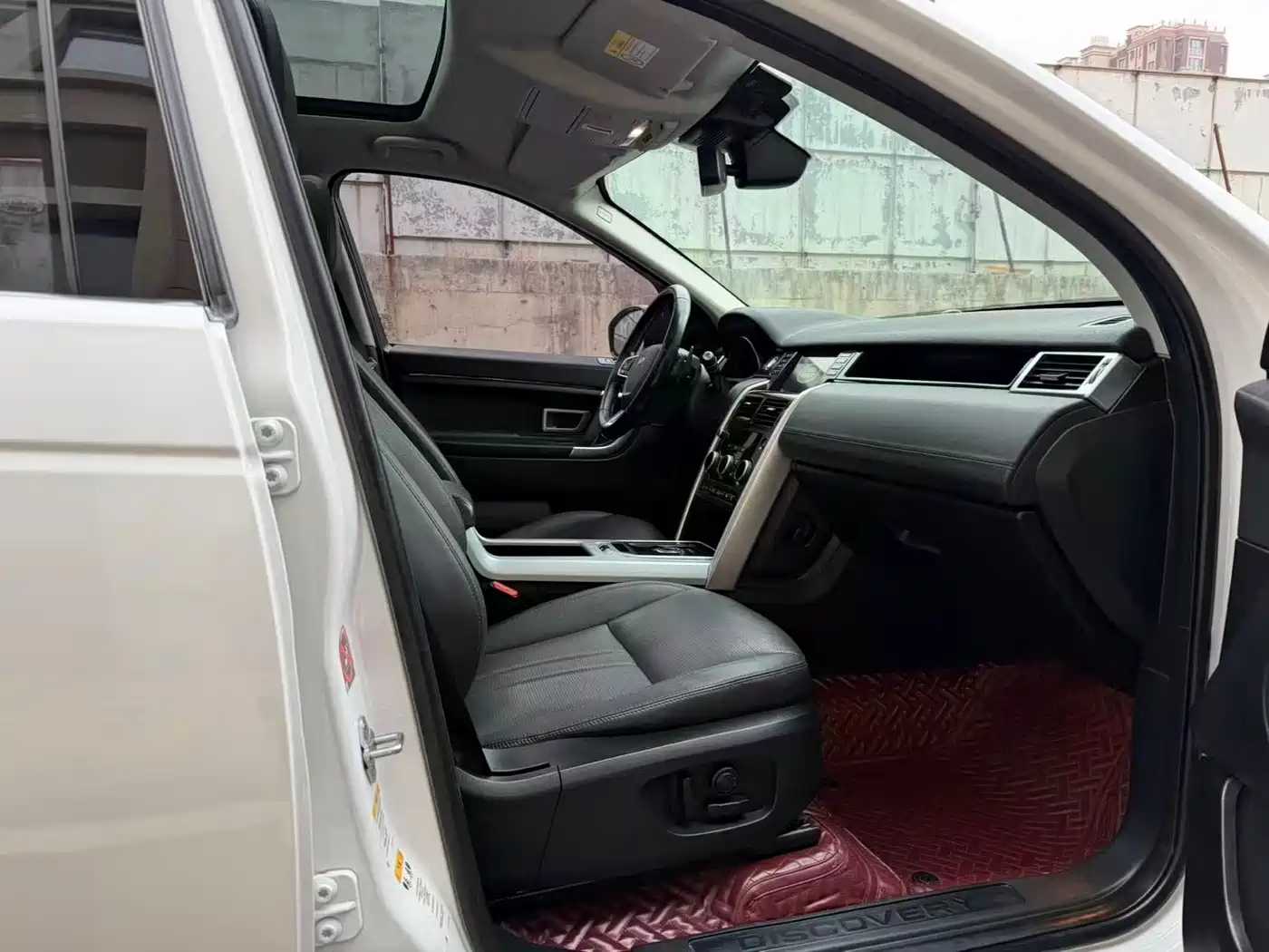 Land Rover Discovery Sport 2018 240PS SE Edition фото 10