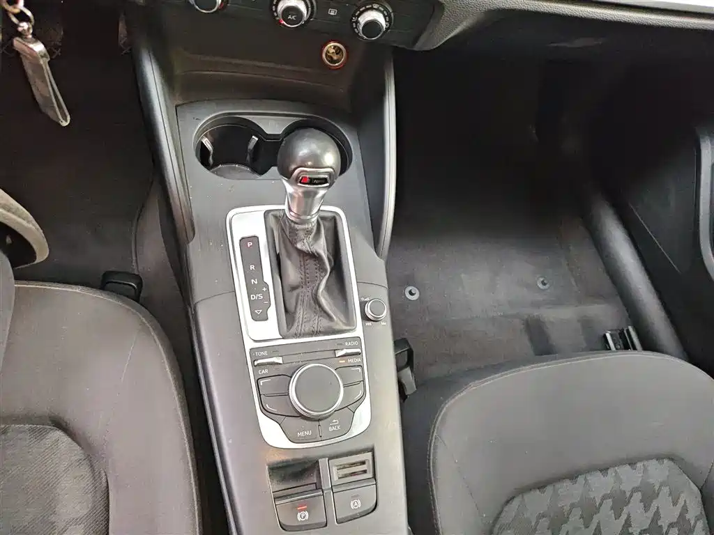 Audi A3 2016 Limousine 35 TFSI Progressive фото 6