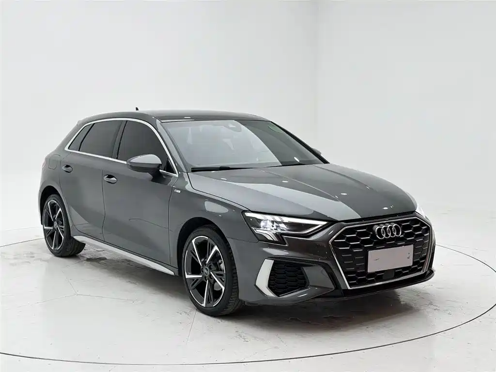 Audi A3 2024 Model Sportback 35 TFSI Fashion Sport фото 3