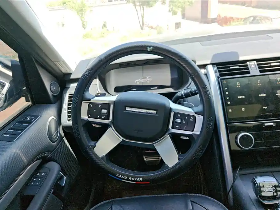 Land Rover Discovery 2024 360PS Dynamic SE фото 15